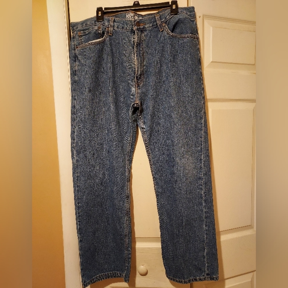 Levi Strauss Signature Regular Mens Jeans 40 x 30 Medium Wash Zip Fly Denim